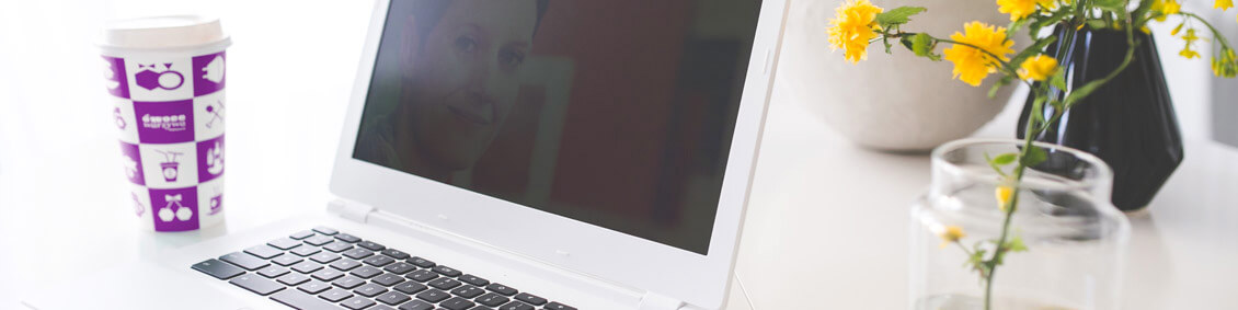 koenigsfrau.de Header Bild mit Laptop